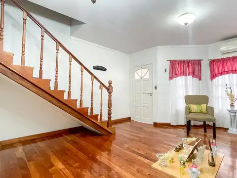 Depto Tipo Casa en Venta en Villa Adelina, USD 230.000