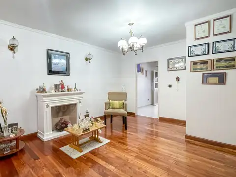 Depto Tipo Casa en Venta de 5 ambientes
