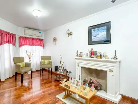 Depto Tipo Casa en Venta con 1 cocheras