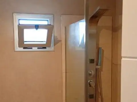 Departamento de 3 Ambientes en Alquiler en Bernal Oeste..  