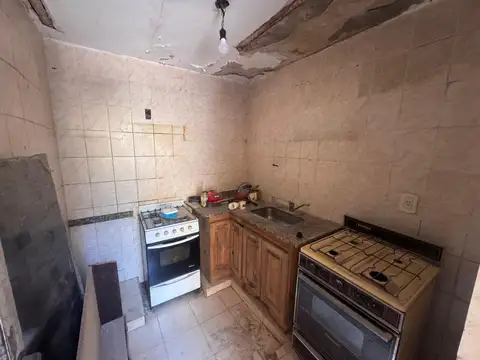 Venta PH 5 ambientes a reciclar, patio y potencial