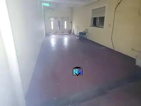 Casa en Alquiler con 2 cocheras