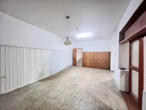 Casa en Alquiler con 2 cocheras