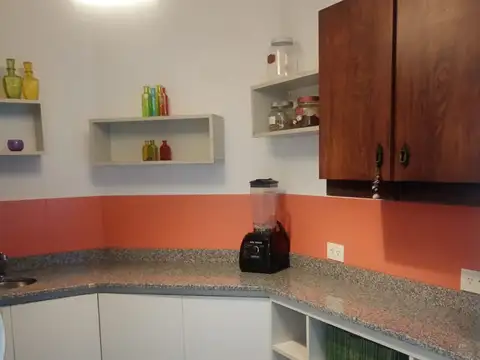 MONOAMBIENTE EN UN EDIFICIO MUY ESPECIAL CON MUY BUENA ENERGÍA. PRÓXIMO Av. MAIPÚ
