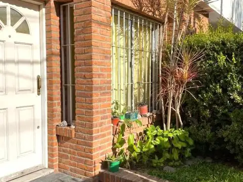 EXCELENTE CHALET DUPLEX VENTA OLIVOS