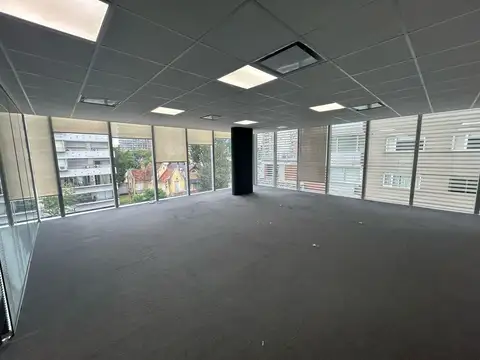 Oficina 3 ambientes con 2 baños