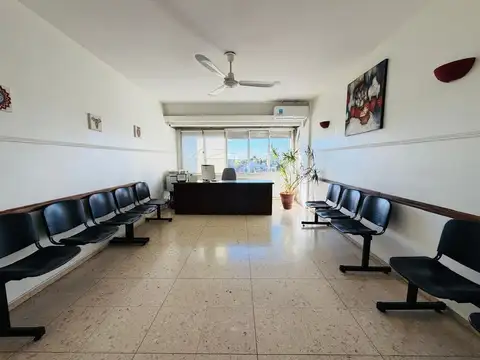 Avenida Meeks 100