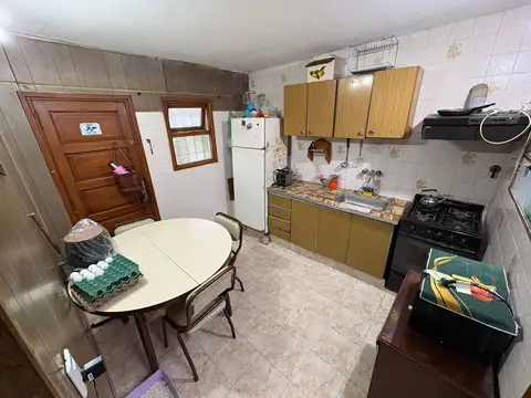 Casa 3 ambientes en esquina  Parque luro