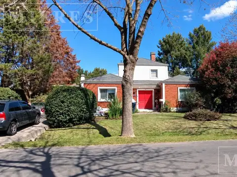 Casa en alquiler anual en Los Jazmines, Pilar del Este, Calle Torra 2814