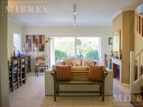 Casa 5 ambientes con 2 baños