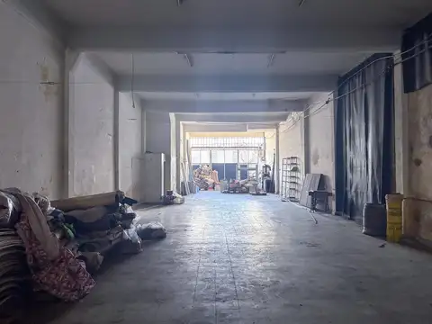 Depósito en Piñeyro