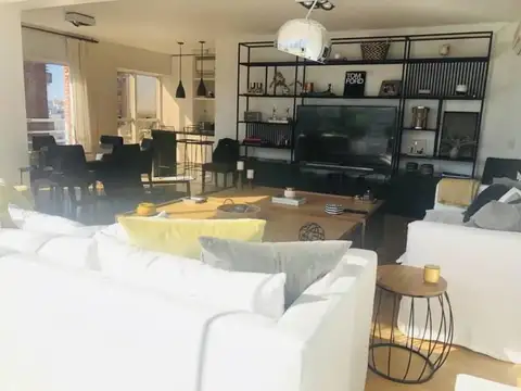 Departamento en Venta de 4 dormitorios