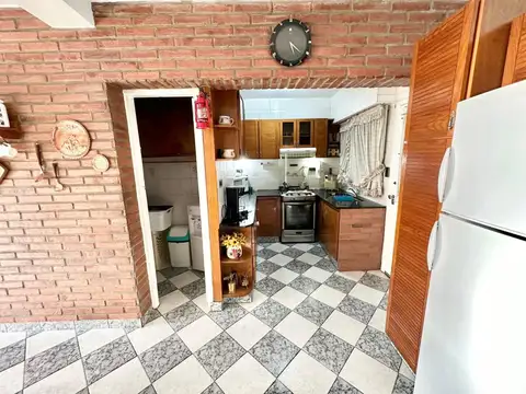 Casa 4 ambientes con 3 baños