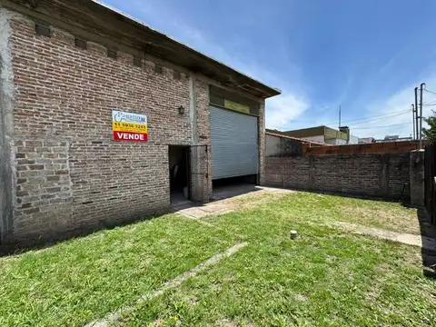 VENTA GALPÓN/DEPOSITO CON PATIO EN MERLO!