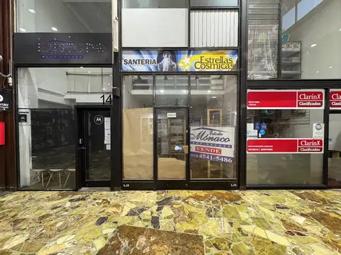 Local en galería- Con depósito y entre piso