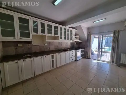 Casa en Alquiler de 3 dormitorios