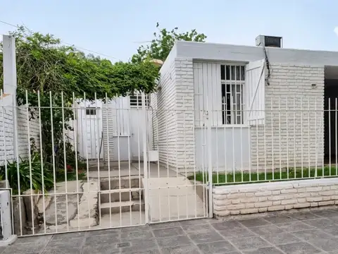 Casa de 3 habitaciones. b° gendarmeria. rivadavia