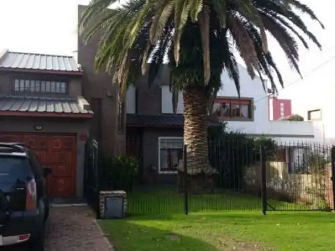 Venta de CHALET DE  5 AMBIENTES EN DOS PLATAS en Constitución, Mar del Plata