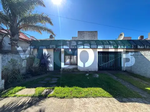 Casa en alquiler temporario - 4 Dormitorios 2 Baños - Mar del Plata