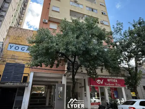 Departamento en venta c/ cochera en Microcentro