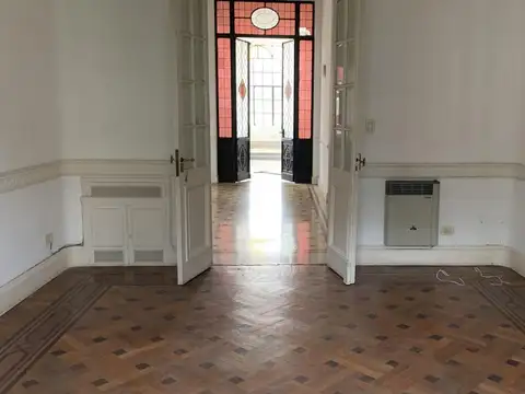 Oficina 6 ambientes con 2 baños