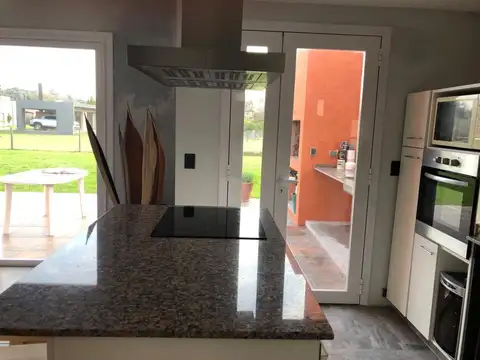 Casa en Venta al Este