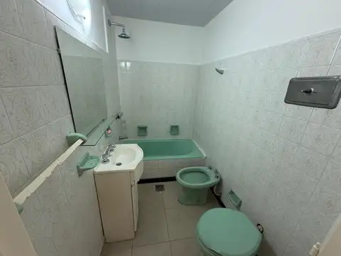 Depto Tipo Casa en Alquiler en Wilde, $ 700.000