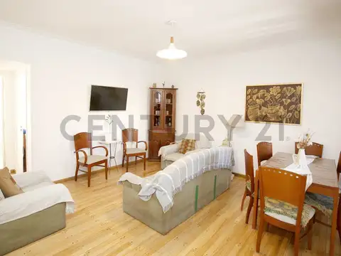Departamento en venta en La Plata con dos dormitorios y balcón