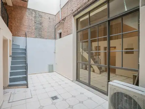 PH de 4 ambientes con patio - Entrada independiente - Solo apto profesional - Sin expensas