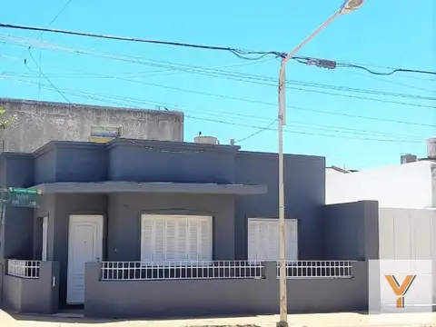 Casa en venta - 3 Dormitorios 1 Baño - Pergamino