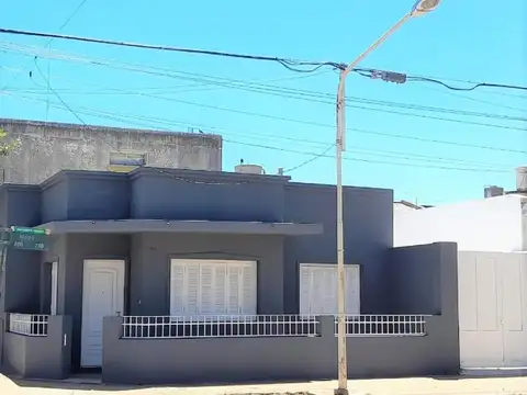 Casa en venta - 3 Dormitorios 1 Baño - Pergamino