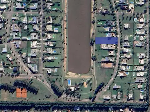 Terreno en Puerto Roldan  fondo al lago