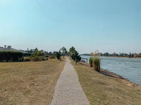 Terreno en Venta 21  mts Fondo