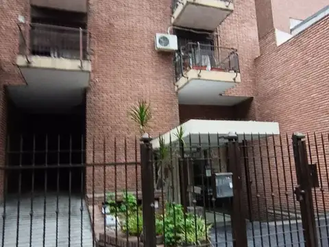 VENTA DEPARTAMENTO CON BALCON Y COCHERA NVA CBA