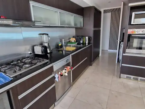 Departamento 4 ambientes con 4 baños
