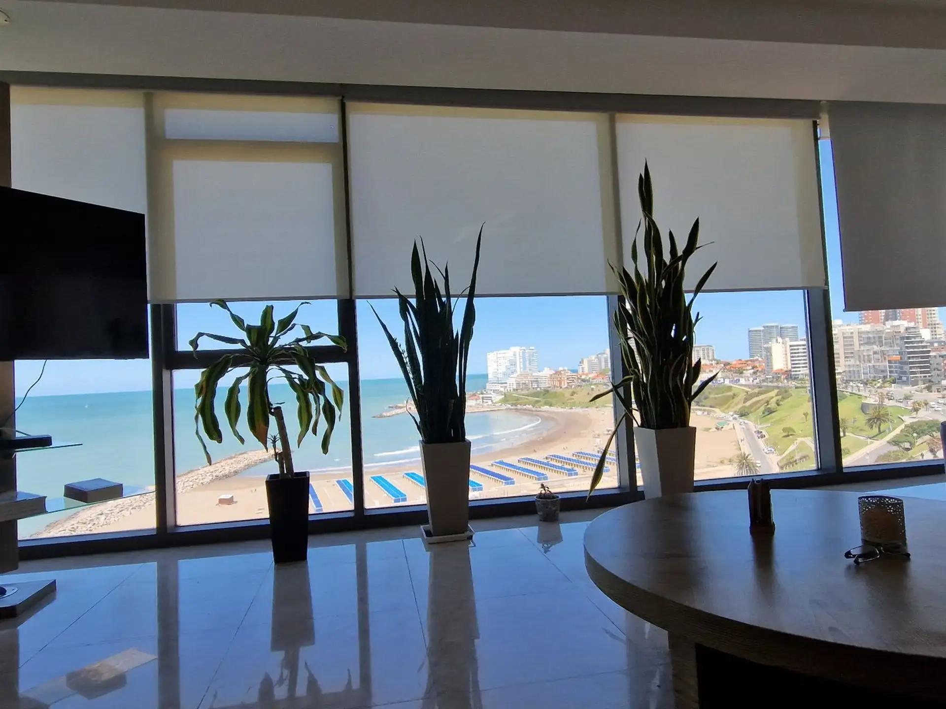VENTA SEMIPISO 4 AMB,2 COCHERAS PLENA VISTA AL MAR VARESE