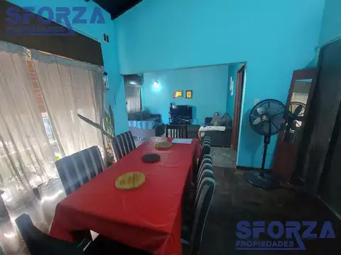 Casa 5 ambientes con 2 baños