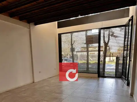 Local en Alquiler en Manuel B Gonnet, $ 930.000