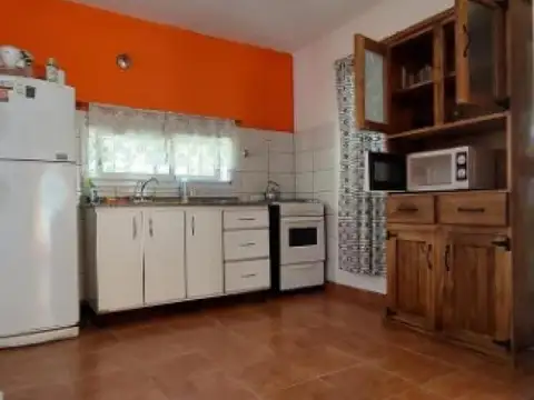 Las Camelias e/ Avenida 3 y Avenida 4