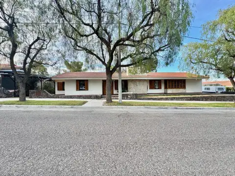 Casa en barrio dalvian