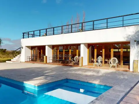 Quinta en Venta con 6 cocheras