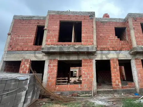 Dúplex 2 Dormitorios – 2 Baños en Docta Urbanización