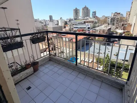 1 ambiente amplio , contrafrente con balcon , vista abierta , muy luminoso