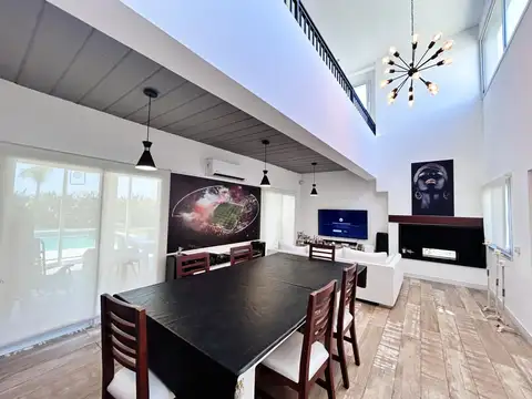 Luminosa casa en venta en Puertos del Lago Ceibos - Jardin Piscina Parrilla -