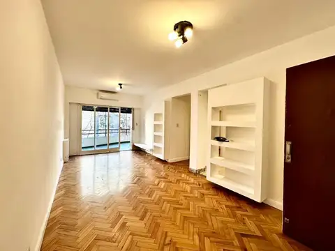 Departamento de tres ambientes en alquiler en Las Cañitas con balcón