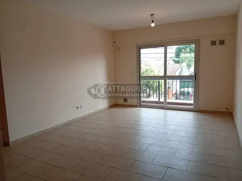 Depto Tipo Casa en Alquiler con 1 cocheras