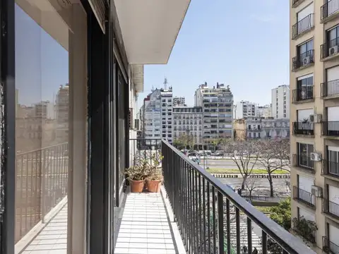 Arenales y Carlos Pellegrini