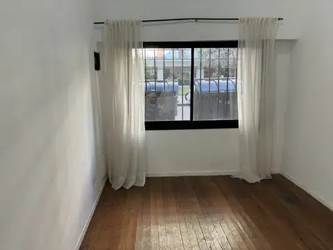 Depto Tipo Casa en Alquiler de 3 ambientes