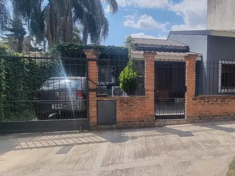 En Venta en Palomar Hermoso Chalet de 4 Ambientes Patio Quincho Parrilla F: 10102