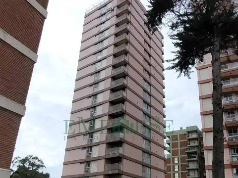 Toninas 100, Piso 12